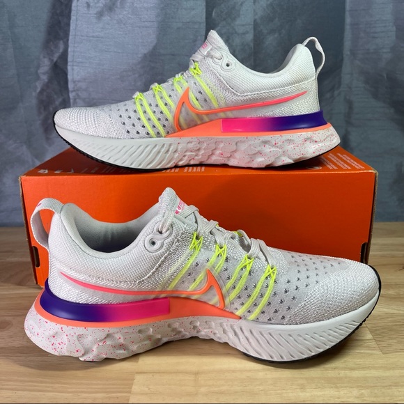 NEW Nike React Infinity Run Flyknit 2 White Neon Running Shoes Women's 5.5 - Picture 2 of 7